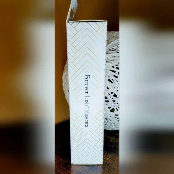 5/75$ Billion dollar beauty Forever Lash Mascara - Picture 9 of 16